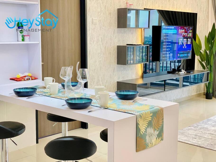 Novo 8 Residence Bachang By Heystay Management Kampong Tambak Extérieur photo