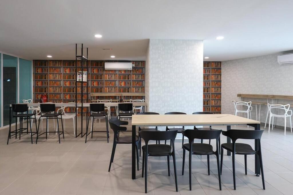 Novo 8 Residence Bachang By Heystay Management Kampong Tambak Extérieur photo